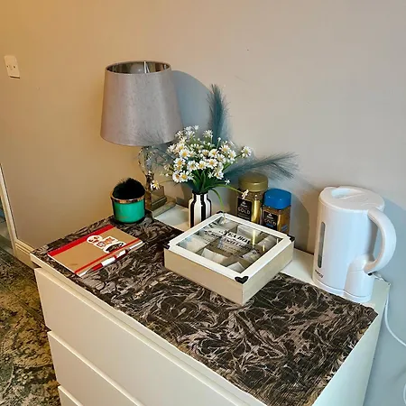 Homestay szállás Private Double With Free Parking Inch